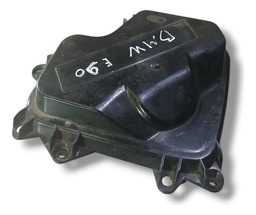 TAMPA VEDAÇÃO FAROL DIREITO BMW 320 E90 2009 A 2012