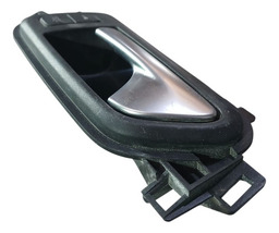 MAÇANETA INTERNA DIANTEIRA ESQUERDA AMAROK 2012 A 2020