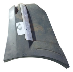 POLAINA PONTEIRA LADO DIREITO SAVEIRO G7 2014 A 2018 DETALHE