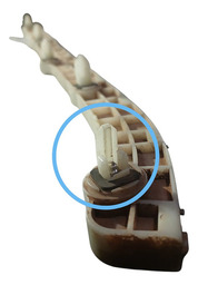 GUIA PARACHOQUE TRASEIRO LADO ESQUERDO PAJERO DAKAR 08/17