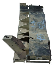 GUIA PARACHOQUE TRASEIRO DIREITO AUDI A3 2001 A 2006