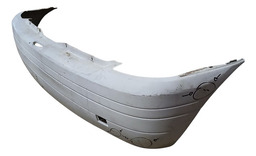 PARACHOQUE TRASEIRO CLIO HATCH 1998 A 2002 DETALHE