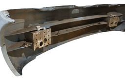 PARACHOQUE TRASEIRO CLIO HATCH 1998 A 2002 DETALHE