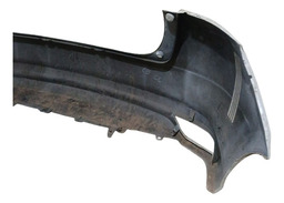 PARACHOQUE TRASEIRO YARIS HATCH 2017 A 2020 DETALHE