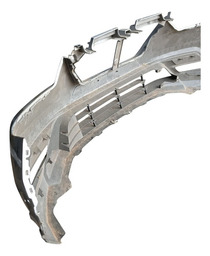 PARACHOQUE DIANTEIRO KICKS 2017 Á 2021 DETALHE