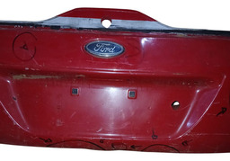 TAMPA DO PORTA MALAS FIESTA HATCH 2005 DETALHE