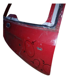 TAMPA DO PORTA MALAS FIESTA HATCH 2005 DETALHE