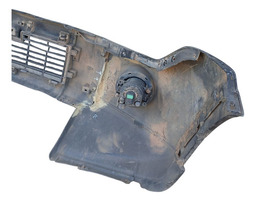 PARACHOQUE DIANTEIRO PAJERO FULL 2008 A 2013 DETALHE