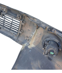 PARACHOQUE DIANTEIRO PAJERO FULL 2008 A 2013 DETALHE