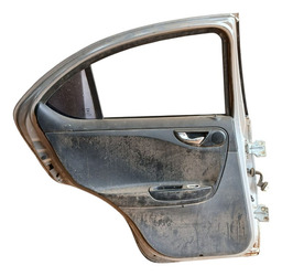 PORTA TRASEIRA ESQUERDA JAC J3 SEDAN 2012 A 2015 DETALHE