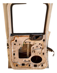 PORTA TRASEIRA ESQUERDA RANGER 1994 A 2009 DETALHE