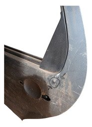 PORTA TRASEIRA ESQUERDA PALIO 2010 A 2015 DETALHE