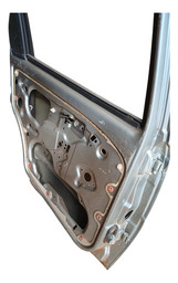 PORTA TRASEIRA ESQUERDA PALIO 2010 A 2015 DETALHE