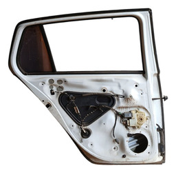 PORTA TRASEIRA ESQUERDA GOLF 2014 A 2018 COMPLETA DETALHE