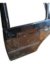 PORTA TRASEIRA ESQUERDA POLO HATCH 2003 A 2014 DETALHE
