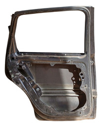PORTA TRASEIRA ESQUERDA POLO HATCH 2003 A 2014 DETALHE