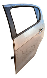 PORTA TRASEIRA ESQUERDA PALIO ATTRACTIVE 2012 A 2018 DETALHE