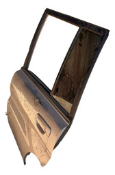 PORTA TRASEIRA ESQUERDA PAJERO TR4 2007 A 2009 DETALHE