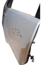 PORTA TRASEIRA DIREITA HILUX SW4 2006 A 2015 DETALHE