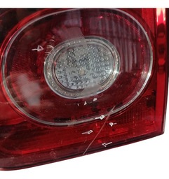  LANTERNA TRASEIRA DIREITA TIGUAN 2009 A 2011 DETALHE