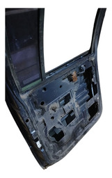 PORTA TRASEIRA ESQUERDA S10 2002 A 2011 DETALHE