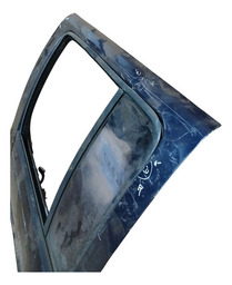 PORTA TRASEIRA ESQUERDA S10 2002 A 2011 DETALHE