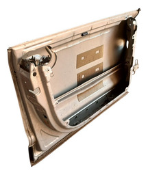 PORTA DIANTEIRA ESQUERDA TOUAREG V8 2005 DETALHE