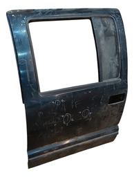 PORTA TRASEIRA ESQUERDA S10 2001 A 2010 DETALHE