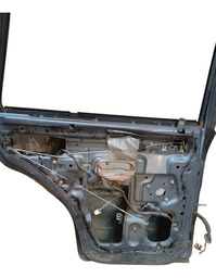 PORTA TRASEIRA ESQUERDA SPORTAGE 1999 A 2003 DETALHE