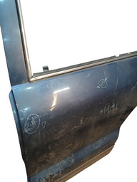 PORTA TRASEIRA ESQUERDA SPORTAGE 1999 A 2003 DETALHE