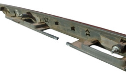 APLIQUE LANTERNA TAMPA TRASEIRA AZERA 2006 A 2012 DETALHE