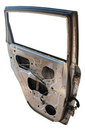 PORTA TRASEIRA ESQUERDA CAPTIVA 2008 A 2012 DETALHE