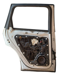 PORTA TRASEIRA ESQUERDA PORSCHE CAYENNE 2016 DETALHE