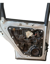 PORTA TRASEIRA ESQUERDA PORSCHE CAYENNE 2016 DETALHE