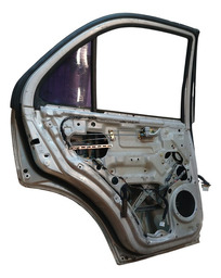 PORTA TRASEIRA ESQUERDA SORENTO 2006 A 2008 DETALHE