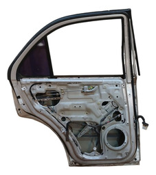 PORTA TRASEIRA ESQUERDA SORENTO 2006 A 2008 DETALHE