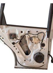 PORTA TRASEIRA ESQUERDA AUDI Q5 2012 A 2018 COMPLETA DETALHE