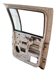 PORTA TRASEIRA LADO ESQUERDO S10 1995 A 2011 DETALHE