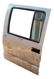 PORTA TRASEIRA LADO ESQUERDO S10 1995 A 2011 DETALHE