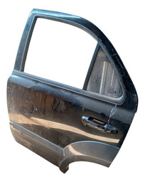 PORTA TRASEIRA ESQUERDA SORENTO 2006 A 2008 DETALHE