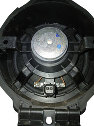 ALTO FALANTE PORTA TRASEIRA ESQUERDA MONTANA 2022 A 2025