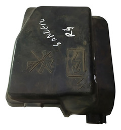 Tampa Caixa Fusível Sandero 2015 A 2020 Detalhe