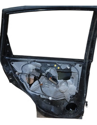 PORTA TRASEIRA ESQUERDA CRV 2010 A 2012 DETALHE