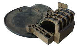 TAMPA PORTINHOLA TANQUE COMBUSTÍVEL 307 2005 A 2012 DETALHE