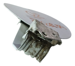 TAMPA PORTINHOLA COMBUSTIVEL S10 2012 A 2019 DETALHE