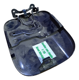 PORTINHOLA TANQUE COMBUSTÍVEL SANDERO 2008 A 2013 DETALHE