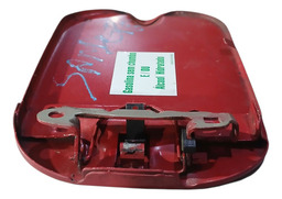 PORTINHOLA TANQUE COMBUSTÍVEL SANDERO 2008 A 2013 DETALHE