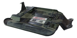 TAMPA PORTINHOLA COMBUSTÍVEL PAJERO SPORT 1998/2011 DETALHE