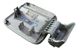 PORTINHOLA TANQUE DE COMBUSTÍVEL CERATO 2006 A 2008 DETALHE