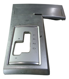 MOLDURA CONSOLE CENTRAL TRITON/DAKAR 08/15 AUT. DETALHE